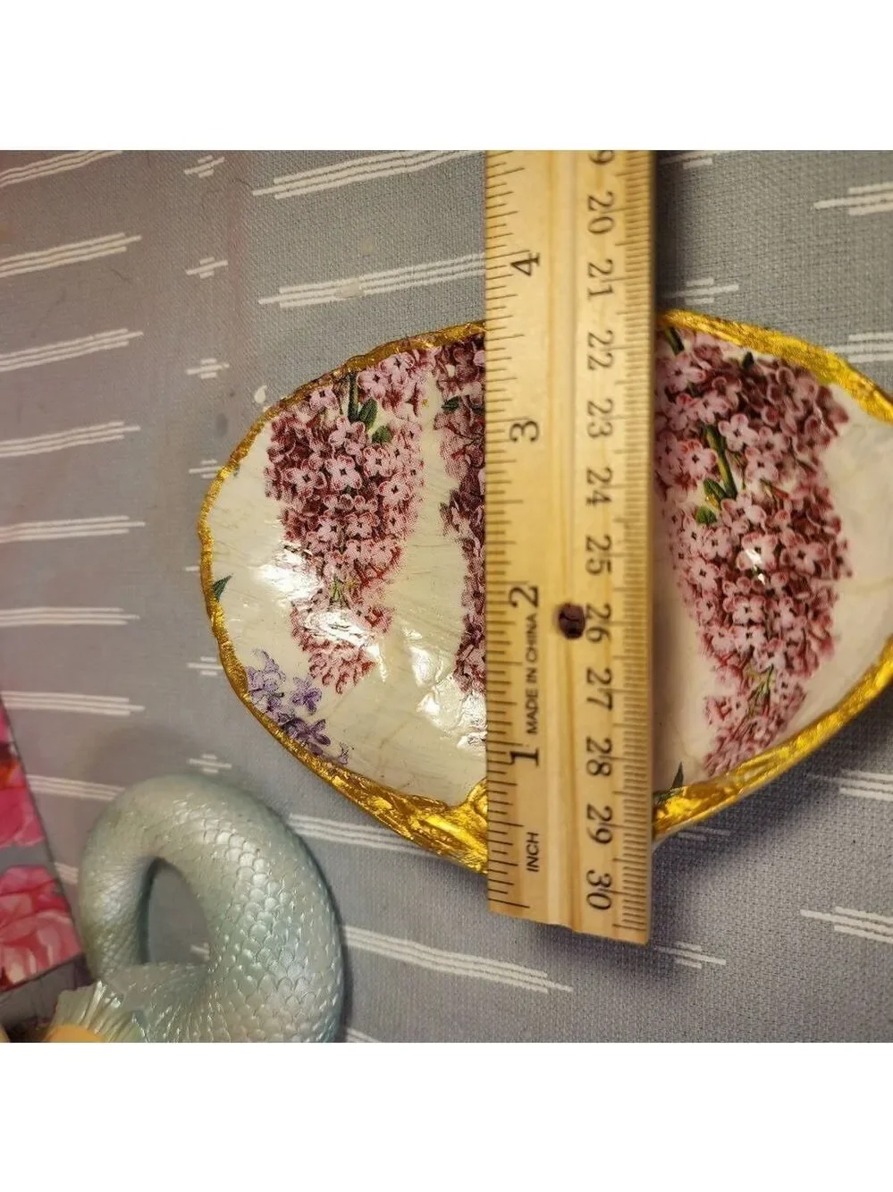 DECOUPAGE CLAM SHELL DECOUPAGE LILACS FLOWERS 💐 ON A CLAM SHELL TRINKET DISH